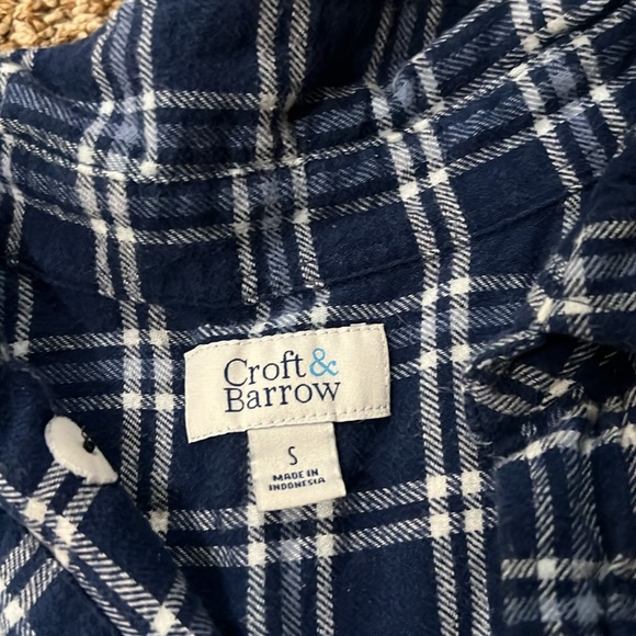 Size s Croft and barrow blue flannel - Picture 2 of 3